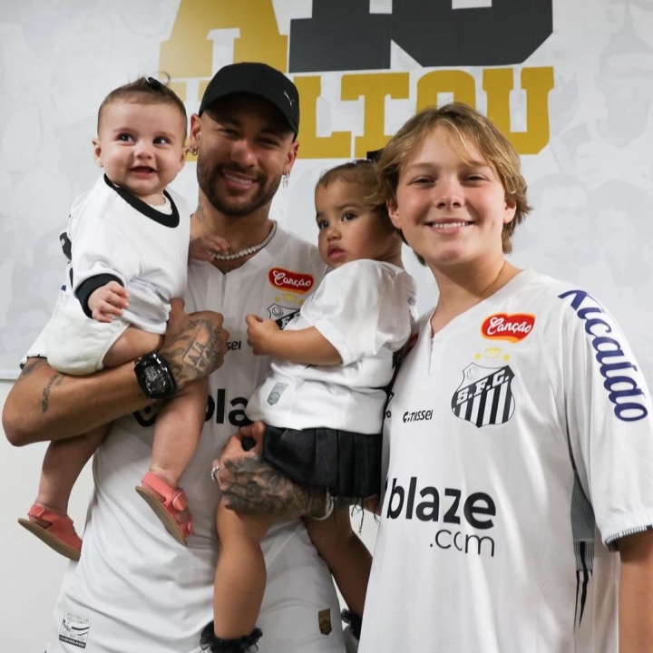 bifa必发注册入口-0-6惨败后内马尔痛哭！儿子安慰内马尔：抬起头来，勇敢面对挑战