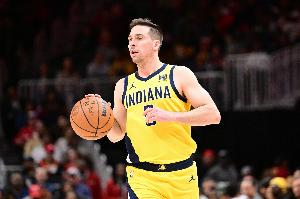 手感冰凉！麦康纳半场6投仅1中拿到2分3助