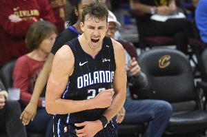 表现全面！小瓦格纳19中10砍下27分5篮板5助攻 正负值+14全场最高