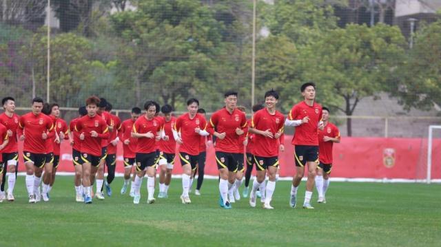 bifa必发体育平台-张威：入选亚运队更要留下来 期待为中国队进球